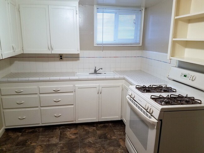 Photo - 218 S Lakeview Dr