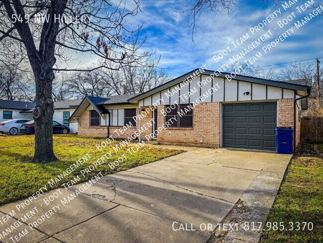 Photo - 549 NW Hillery St
