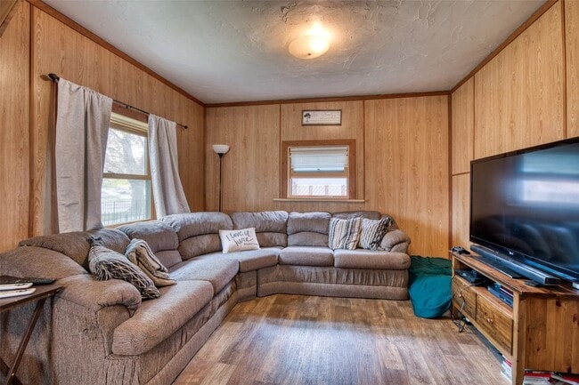 Photo - 308 S 4th St