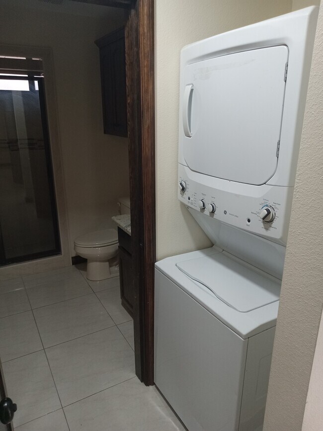 Photo - 317 N Bentsen Palm Dr Unidad 1