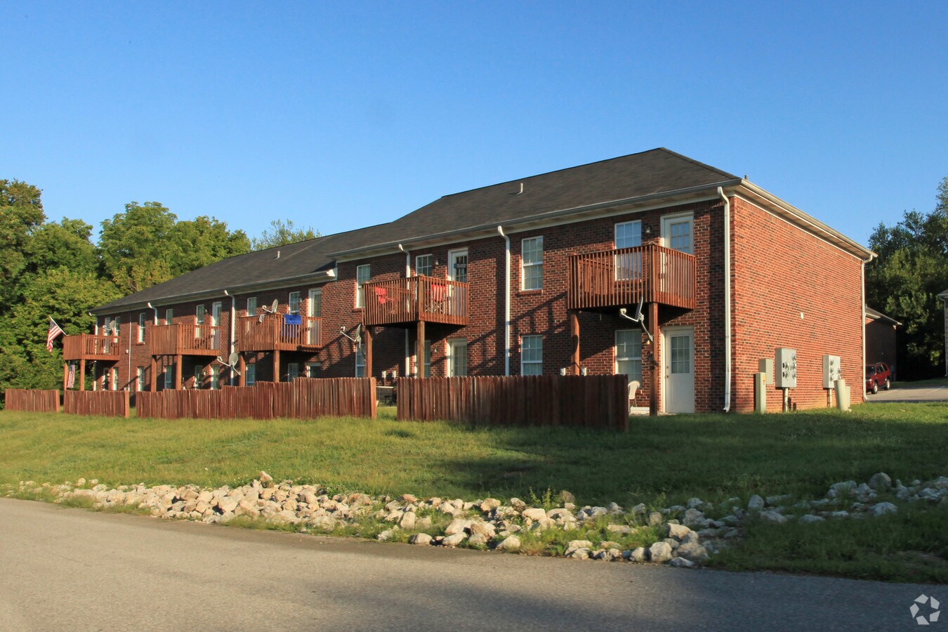 Photo - Creekside Apartments