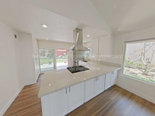 Building Photo - 7341 Elmhurst Pl