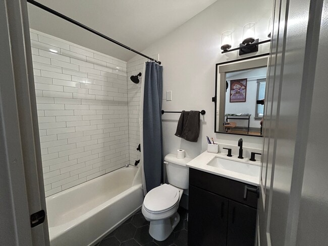 Photo - 1725 Elm St Unit 10