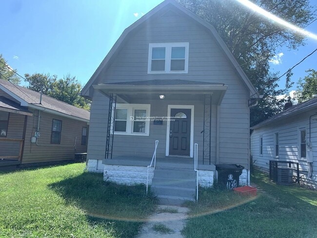 Building Photo - 1138 Lillian Ave