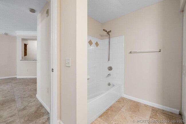 9901 Baywinds Blvd Unidad 3105