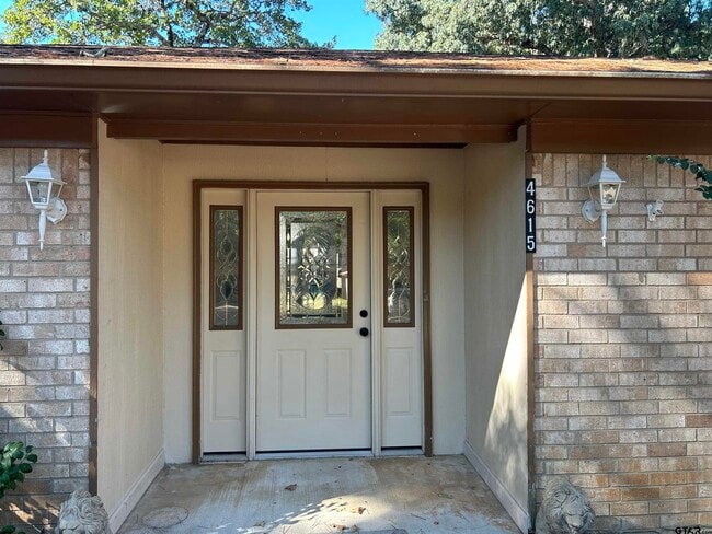 Photo - 4615 Edinburgh Dr