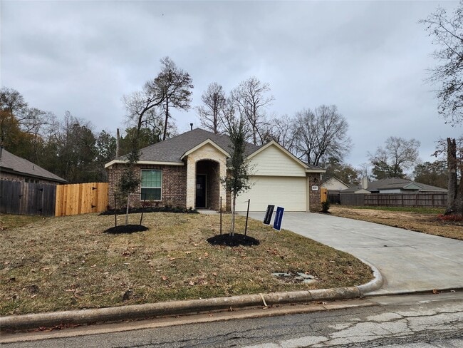 Building Photo - 1954 Ballesteros St