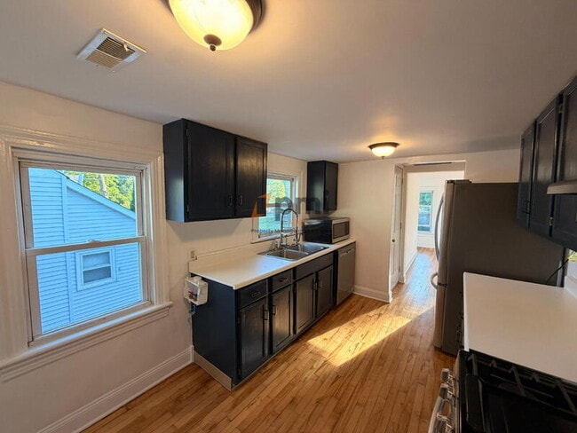 Photo - 669 Lake St Unit Apt 1