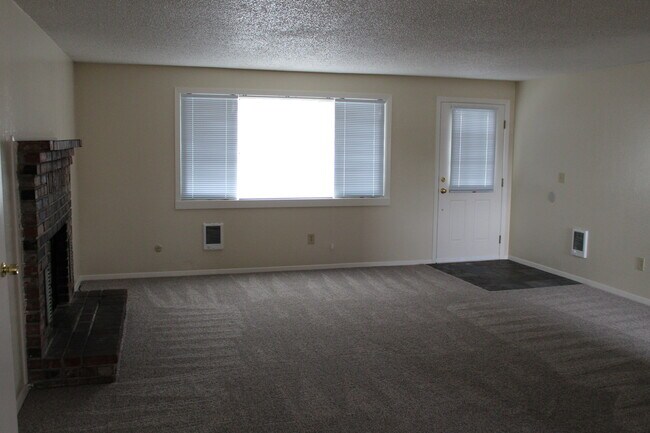 Photo - 3515 Hope St