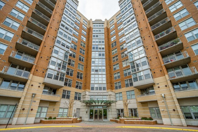 Urban living at its finest in this stunnin... - Urban living at its finest in this stunnin... Apartment Unit #925