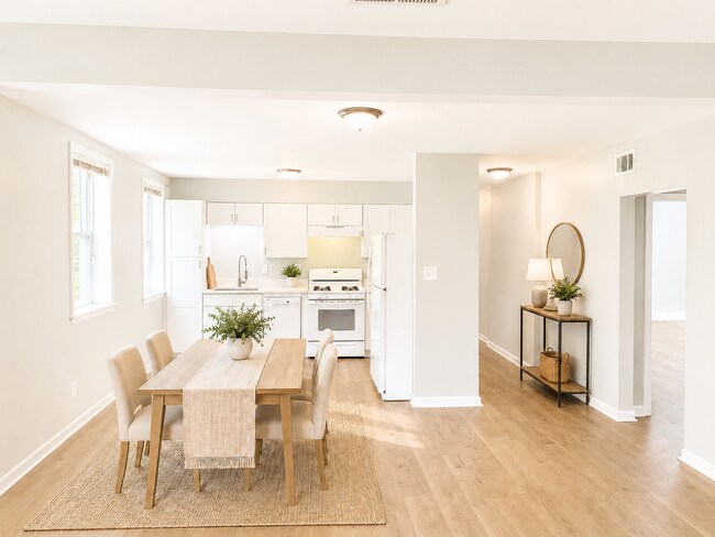 Kitchen - 1524 N Parkway