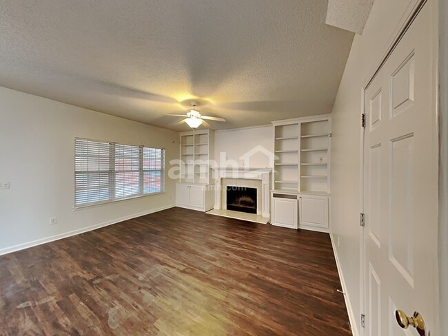 Photo - 1209 Lainster Dr SE