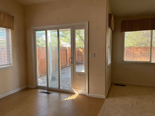 Photo - very nice 3 bedroom in North Valleys