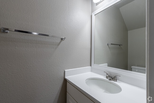 2BR, 1.5BA - 1150SF - Powder Room