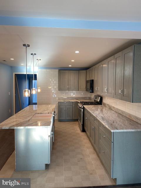 Building Photo - 2715 E Somerset St Unit 2