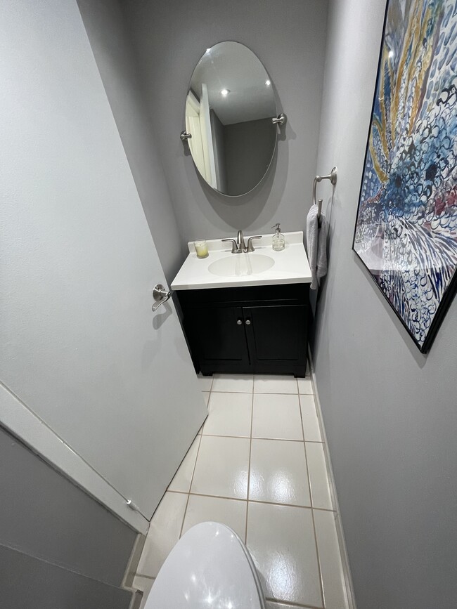 Half bathroom - 126 SE 15th Rd Unit PH