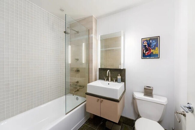 120 Greenwich St Unit 11H