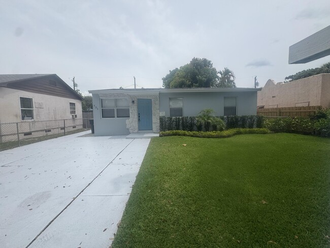 Photo - 721 Nathan Hale Rd