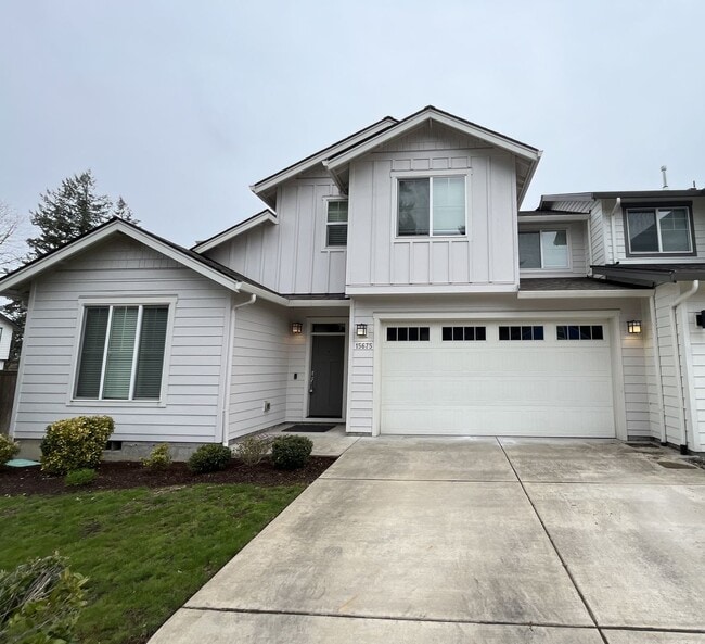 Building Photo - Beautiful and Newer 4 Bedroom 2.5 Bathroom Craftsman attached House close to the Columbia River! ...