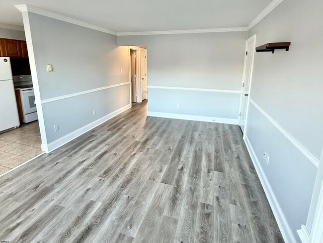Photo - 646 N Dover Ave