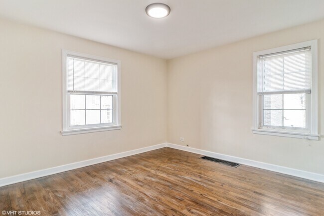 Photo - 4242 W Nelson St Unit 1