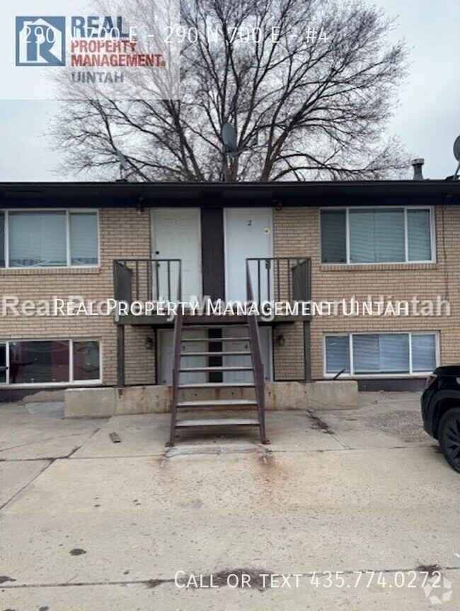 Building Photo - 2 Bedroom 1 bathroom 4Plex Unit #4 Rental