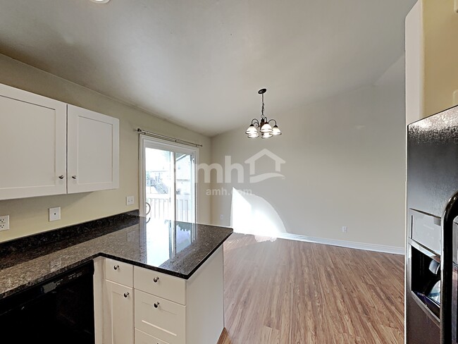Photo - 521 N Quincy Ave