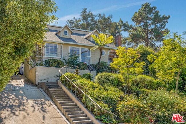3331 Bennett Dr
