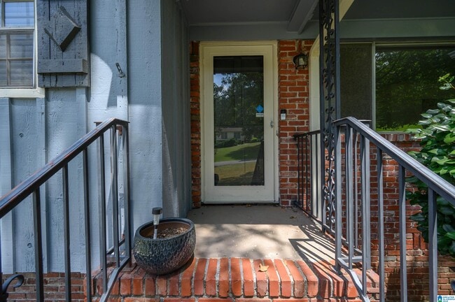 Photo - 1440 Hickory Ln