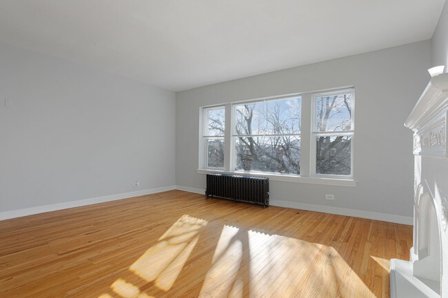 Building Photo - 1724 W JUNEWAY Ter Unit 3b Rental