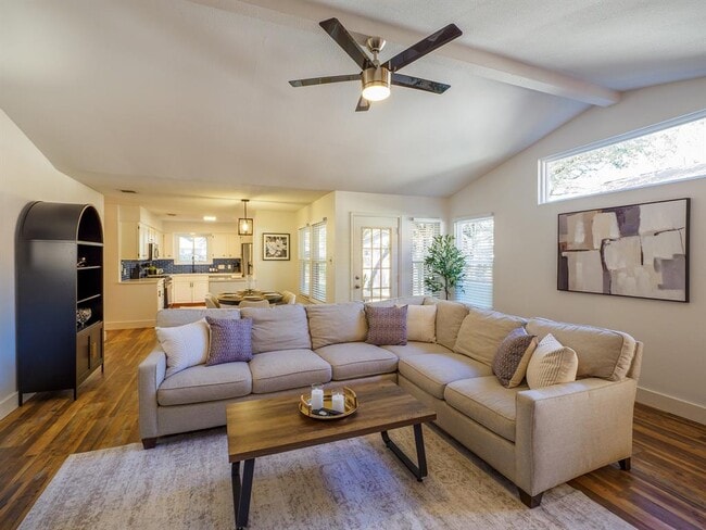 Building Photo - 12802 Carrera Dr