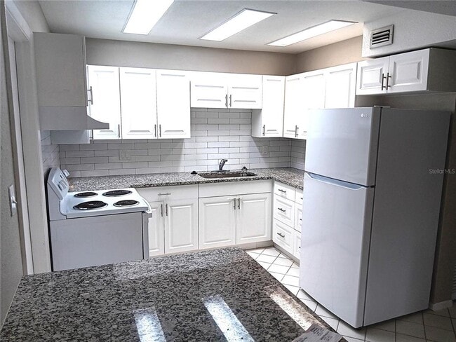 Photo - 3756 Amherst Way