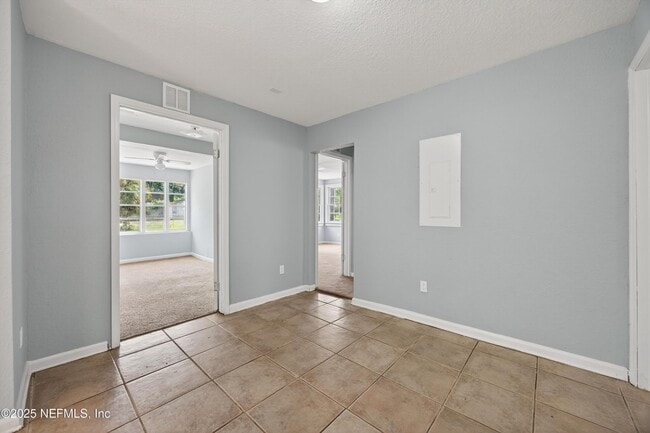 Photo - 1011 Glencarin St