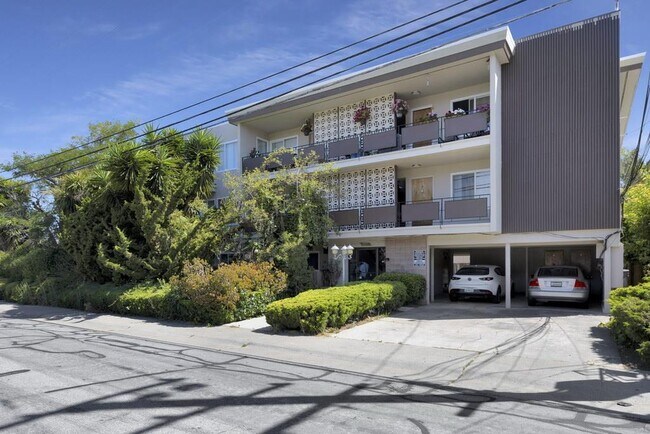 Photo - 2811 Flores St