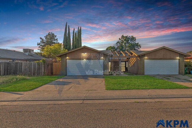 Building Photo - 2055 Pawnee Way