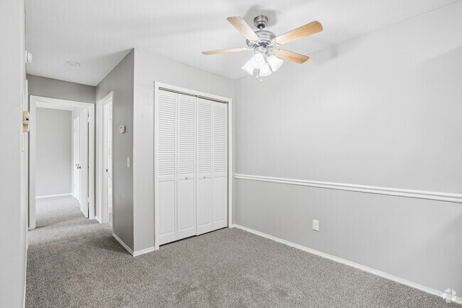 2BR, 1BA - 740SF - Dining Room