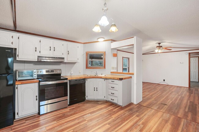Photo - 312 Queens Rd