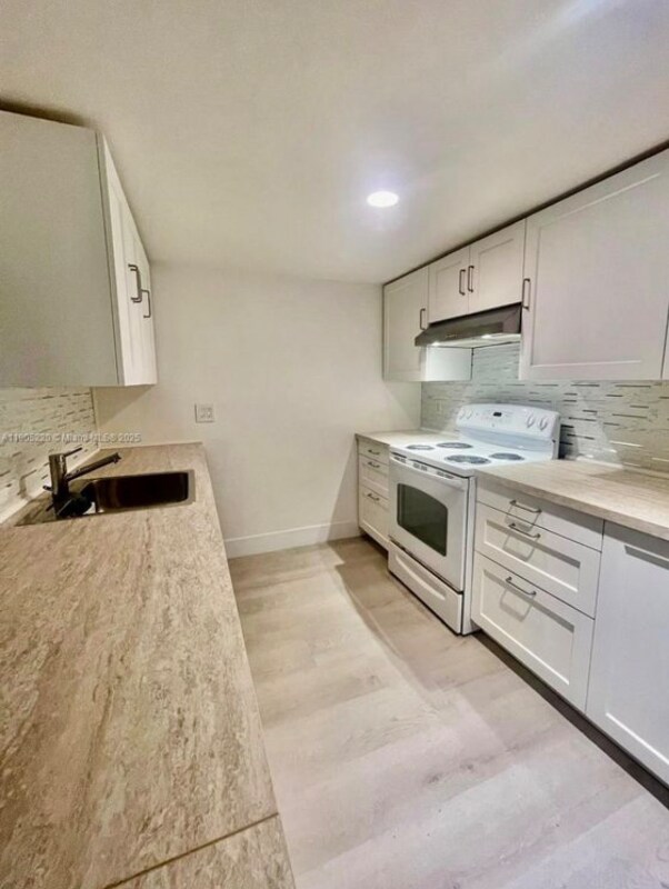 Photo - 4399 NW 9th Ave Unit 11 3 d