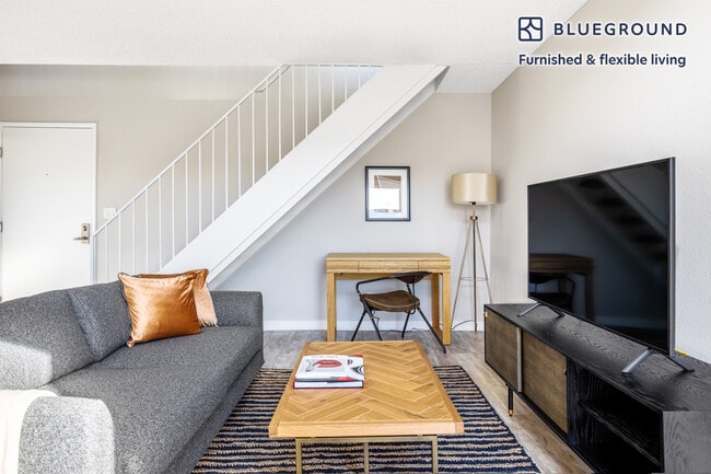 Photo - 615 S Catalina Ave Unidad FL3-ID397