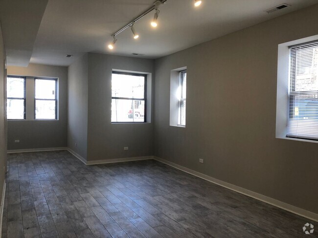 Building Photo - 4814 N Monticello Ave Unit G Rental
