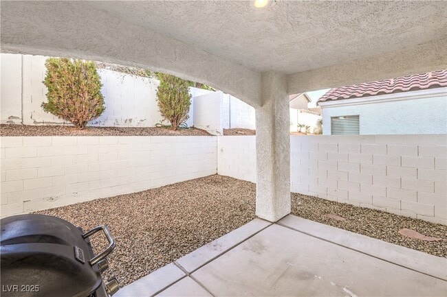 Photo - 1851 Vista Pointe Ave