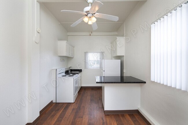 Photo - North PB/Bird Rock 1 Br Across the Street from Tourmaline Beach! Unidad 5050