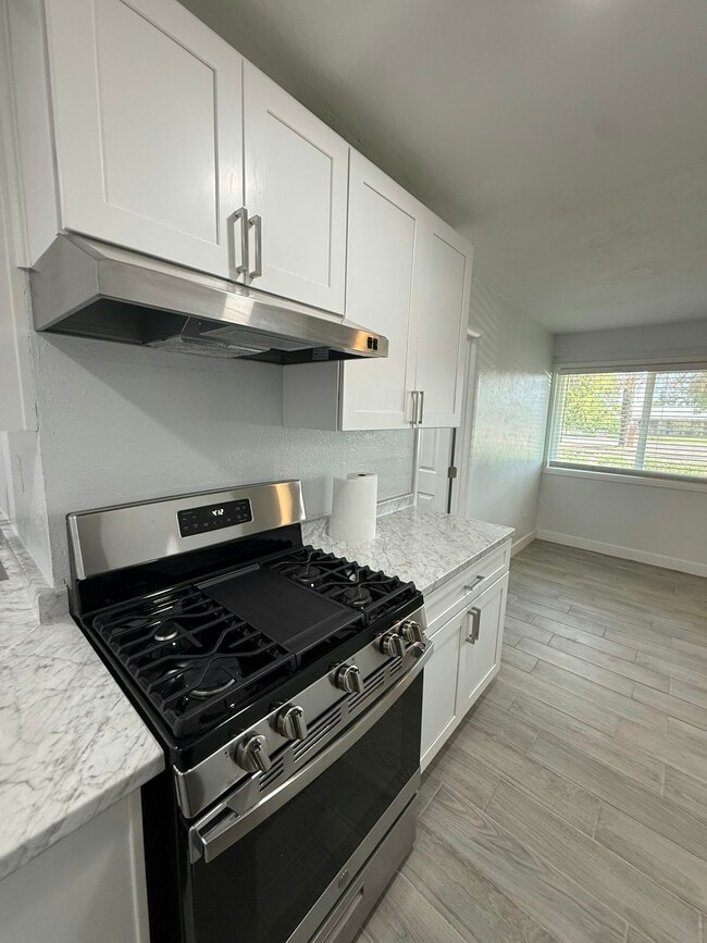 Photo - 2206 W Vista Ave