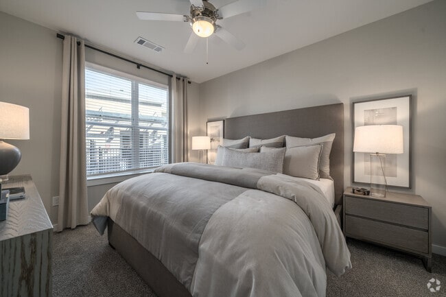 2BR, 1.5BA - 1,072SF