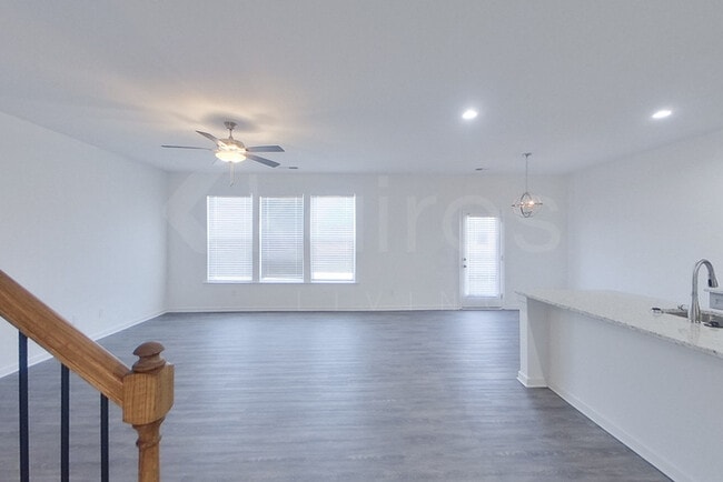 Photo - 106 Old Stone Crossing