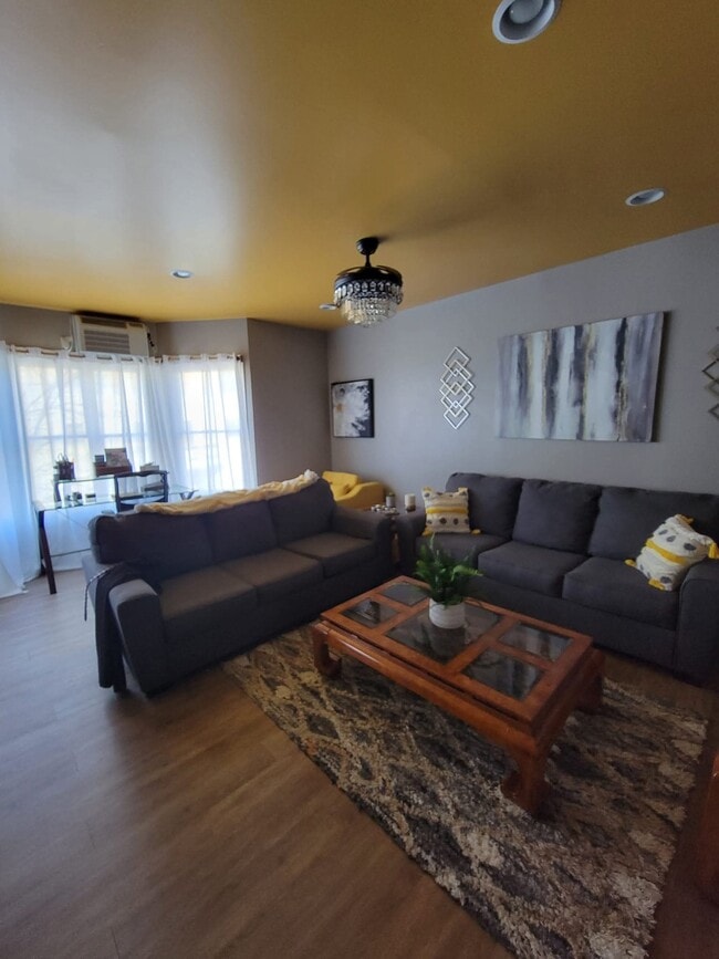 Photo - 132 N 3rd St