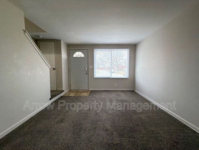 Photo - 5443 Benton St