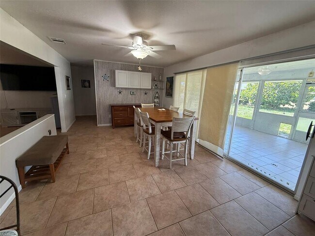 Photo - 15152 Buswell Ave