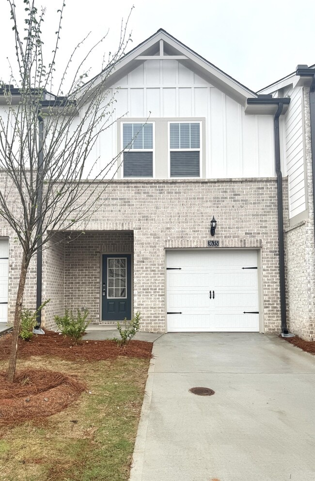 Building Photo - 3635 Shore Wood Ave