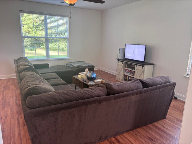 Photo - 520 Crossland Dr